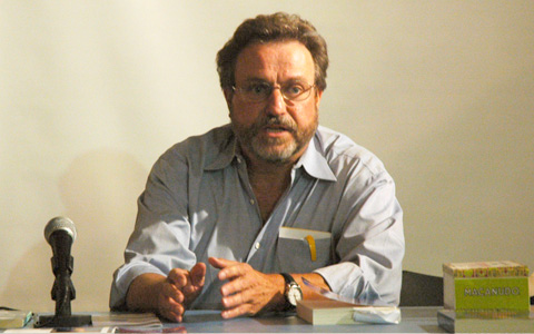 Robert Balmanno gives a book talk in October of 2006 at El Primer Libreria in San Jose